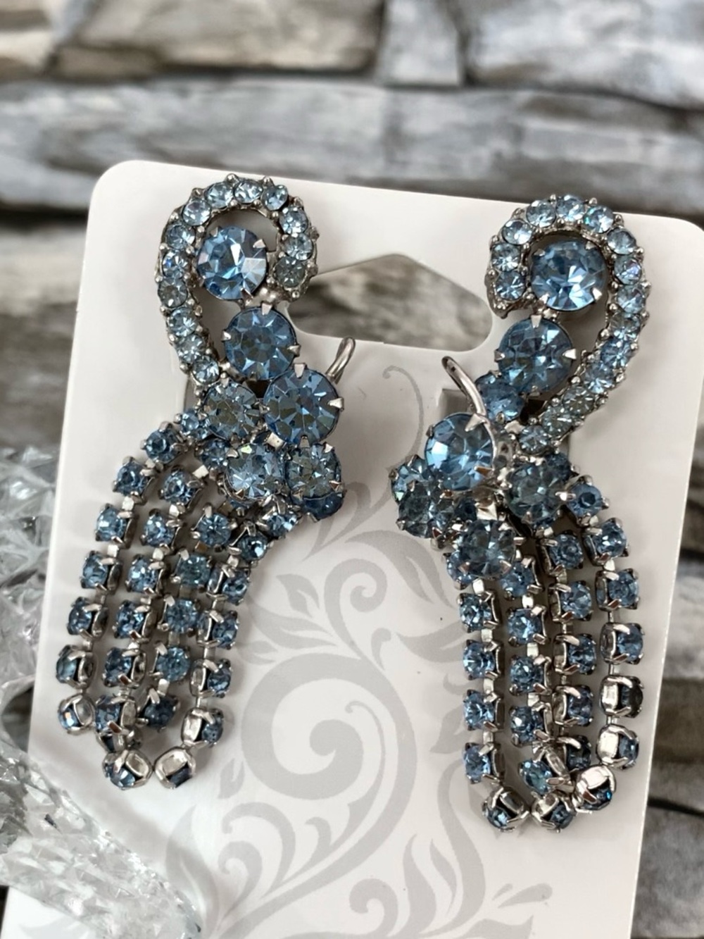 Vintage Juliana DeLizza Elster D&E Art Glass Rhinestone Ear Climber Clip Earring